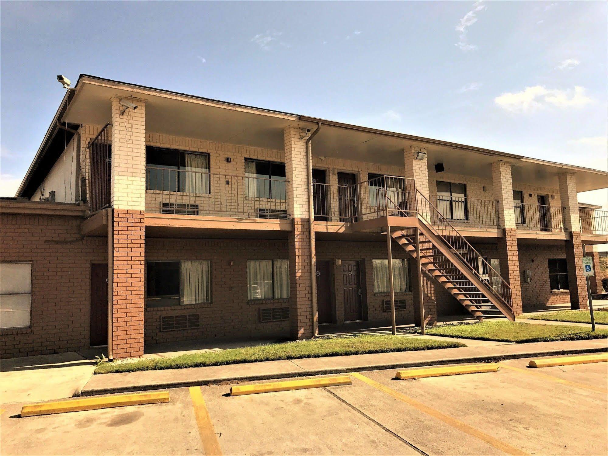 Hometowne Studios By Red Roof San Antonio E - Frost Bank Center Екстер'єр фото
