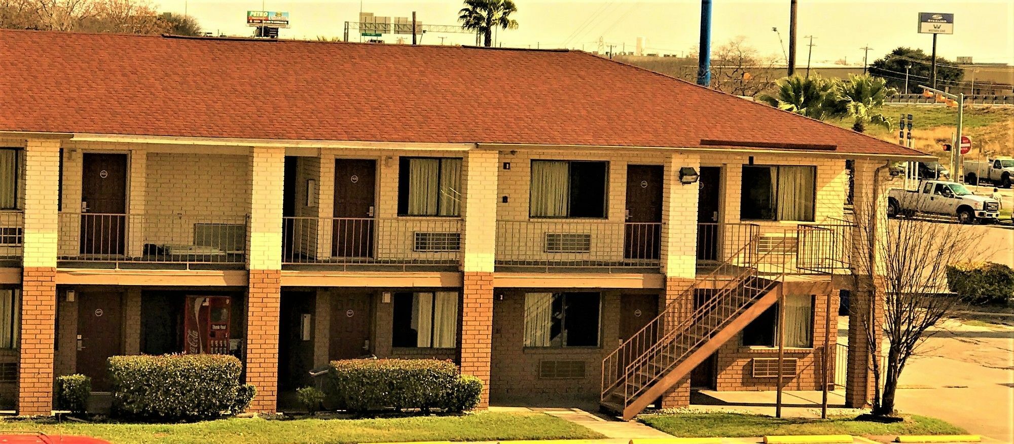 Hometowne Studios By Red Roof San Antonio E - Frost Bank Center Екстер'єр фото